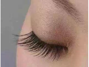 シャレ(Shale)/綺麗な目元に