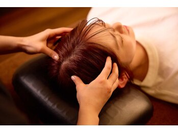 ほぐしの森 池袋の写真/極上の眠りへ誘う…【もみほぐし＋ドライヘッドスパ60分5480】脳疲労・眼精疲労を快眠ケア★