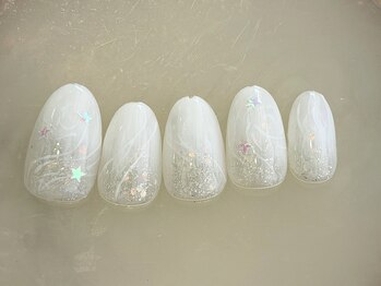 ホワイトニュアンスネイル