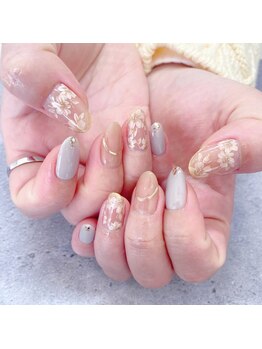 アウグーリ(AUGURI)/クラシカルなフラワーネイル♪