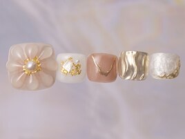 大人ゴールドぷっくりお花¥9980