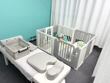 BTG接骨院 小牧院の雰囲気(施術空間にキッズスペース設置☆お子様の隣で一緒に施術可能!)