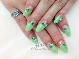 爽やかななめフレンチネイル