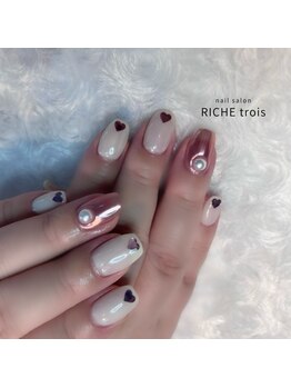 リッシュ トロワ(RICHE trois)/ピンクミラー×ハートネイル