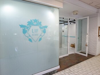 リフコウベ(LIF KOBE)/大きな看板が目印です！