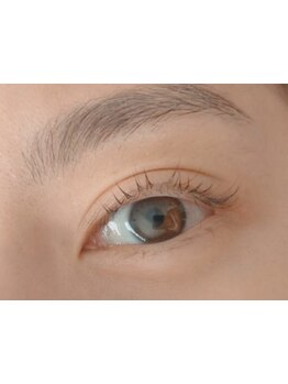 ナチュラル上品な目元にしたい