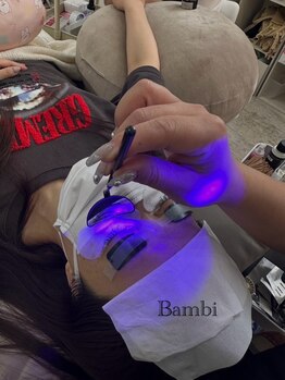 バンビ(Bambi)の写真/持続力抜群！【<LEDマツエク>】圧倒的スピード◎持続力◎今までのマツエクの常識を覆す！