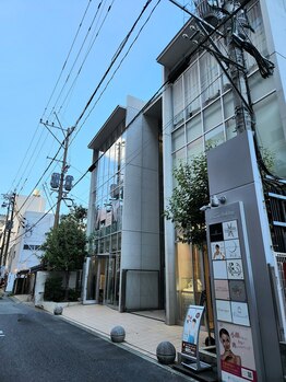 シンメトリー 熊本/上通アーケードからすぐです