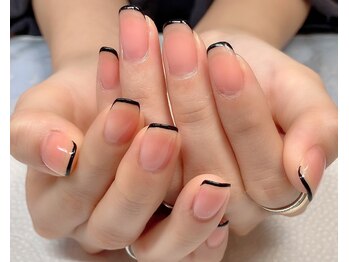 アイラッシュアンドネイル ブルーミン(Bloomin)/細フレンチネイル