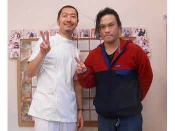 かしわぎ整体院/お客様とツーショット