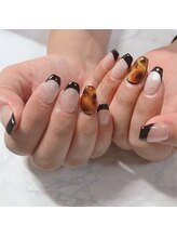 ブラン(blanc)/黒フレンチ×べっこうネイル