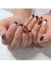 黒フレンチ×べっこうネイル