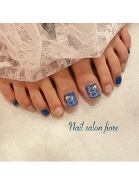 夏 鮮やかなブルーの海ネイル