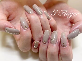 上品なシンプルネイル