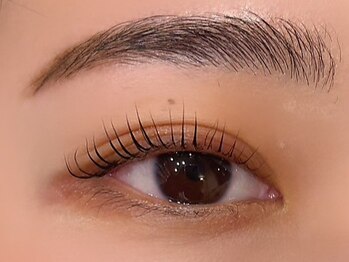 ノイッシュ(noish)の写真/【すっぴんでも自信が持てる】清潔感のある整った美眉、くすみのない毛穴レスな艶肌でぐっと垢抜けた印象に