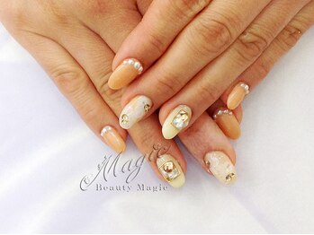 ネイルサロン ビューティーマジック 川口店/ 上品華やかネイル