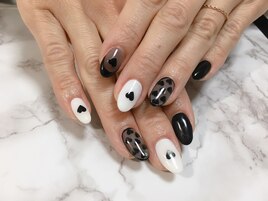 ハートのシースルーネイル