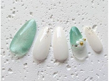 ジュネル/爽やかなフラワーネイル