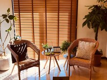 グランツ 小山店/木と緑の温かみのある1階の受付