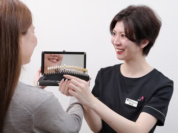 LBSホワイトニング 梅田店/ホワイトニング前の色チェック♪