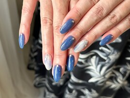 くすみネイビーニュアンスネイル