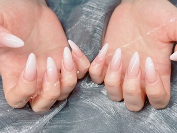 オフィスベイビーブーマーネイル