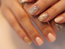 ホワイトとブルーでニュアンス