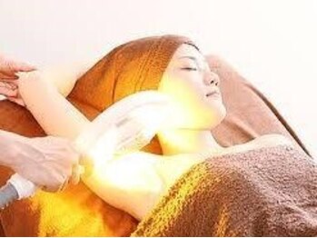 エノン(ENON)の写真/最新機器で肌に優しくスピーディーに脱毛可能◎保湿しながらの施術で、理想のツルスベ肌へ導きます♪