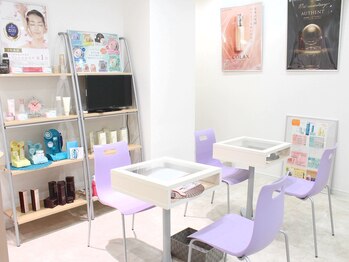 メナードフェイシャルサロン 丸の内ヒルズ/内観