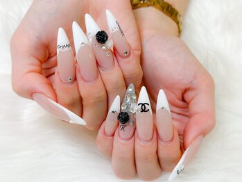 ルアナ(Luana.)/CHANELネイル