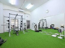 レックスフィット(REXFIT)の雰囲気（トレーニングエリアは人工芝！あなただけのプライベート空間♪）