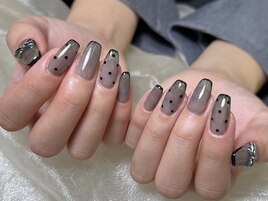 シアーブラック×ドットネイル
