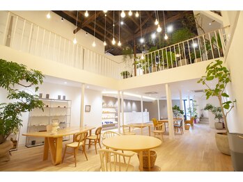 ムイエ(mouiller)/インディバサロンムイエ店内１