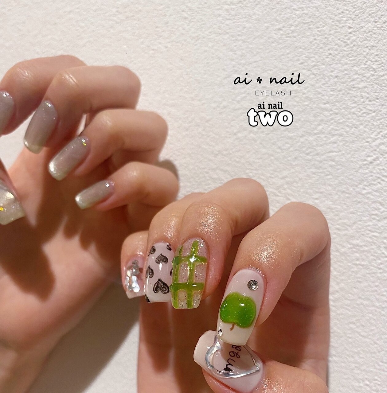 Mrs. GREEN APPLEネイル 🧸✨【ミセス10周年ロゴネイル💅】✨🧸 親指には大人気バンド「Mrs