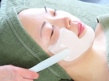 キュアフロウ 橿原店/5、肌に合わせたミネラルパック