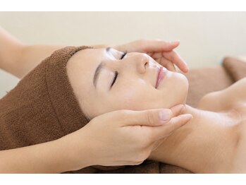 ジャスミン(Jasmine)の写真/ヒト幹細胞培養液フェイシャルでハリ・ツヤ・潤いのある美肌へ。ツヤUP★