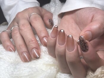 エムネイル(Ｍ)/パイソン、先端ミラーネイル(^^)