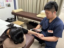 関屋名倉堂鍼灸接骨院/ローラー処置