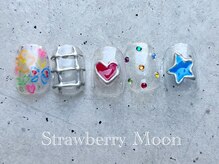 サロンストロベリームーン(Salon Strawberry Moon)/ちぐはぐネイル　￥8500