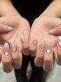 セダム(Sedum) プルマグ×白グラにワンポイントのリボンネイル♪