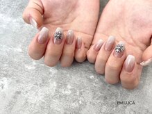 エミルカ(EMILUCA)/