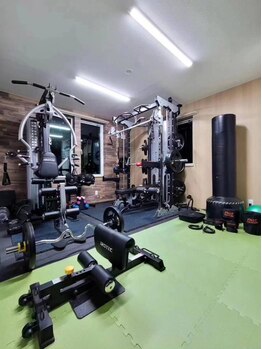 尾田整骨院/リハビリ・本格的運動ルーム完備