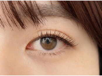 ジュース(Juice)の写真/大人女性の目元に似合う自然で上品なまつげをご提案