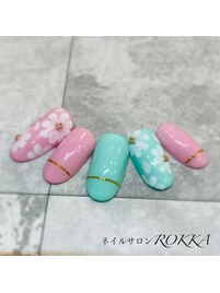 昭和レトロなフラワーネイル