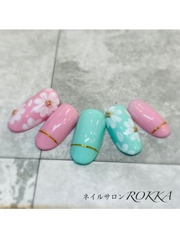 昭和レトロなフラワーネイル