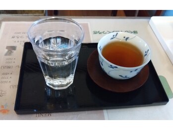 くつろぎ/鉄観音茶と財宝温泉水の場合