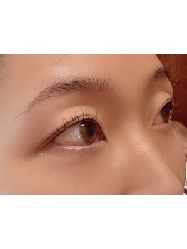 ナチュラル上品な目元にしたい