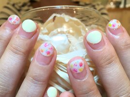 お花ネイル。