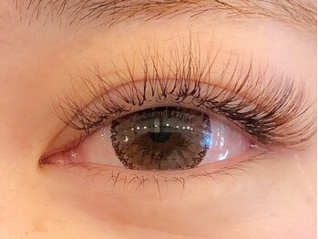 ヘアサロン シェア(hair salon SHER)の写真/《完全個室/美容院併設》ゆったり空間で周りを気にすることなく目元のメンテナンス♪ご新規様オフ無料！