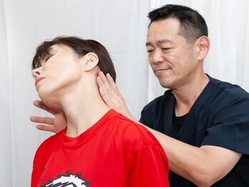 ラハリク整体院の写真/40~60代の慢性的な痛みのお悩みに♪日々のデスクワークや家事で溜まった首・肩の疲れを徹底改善いたします!